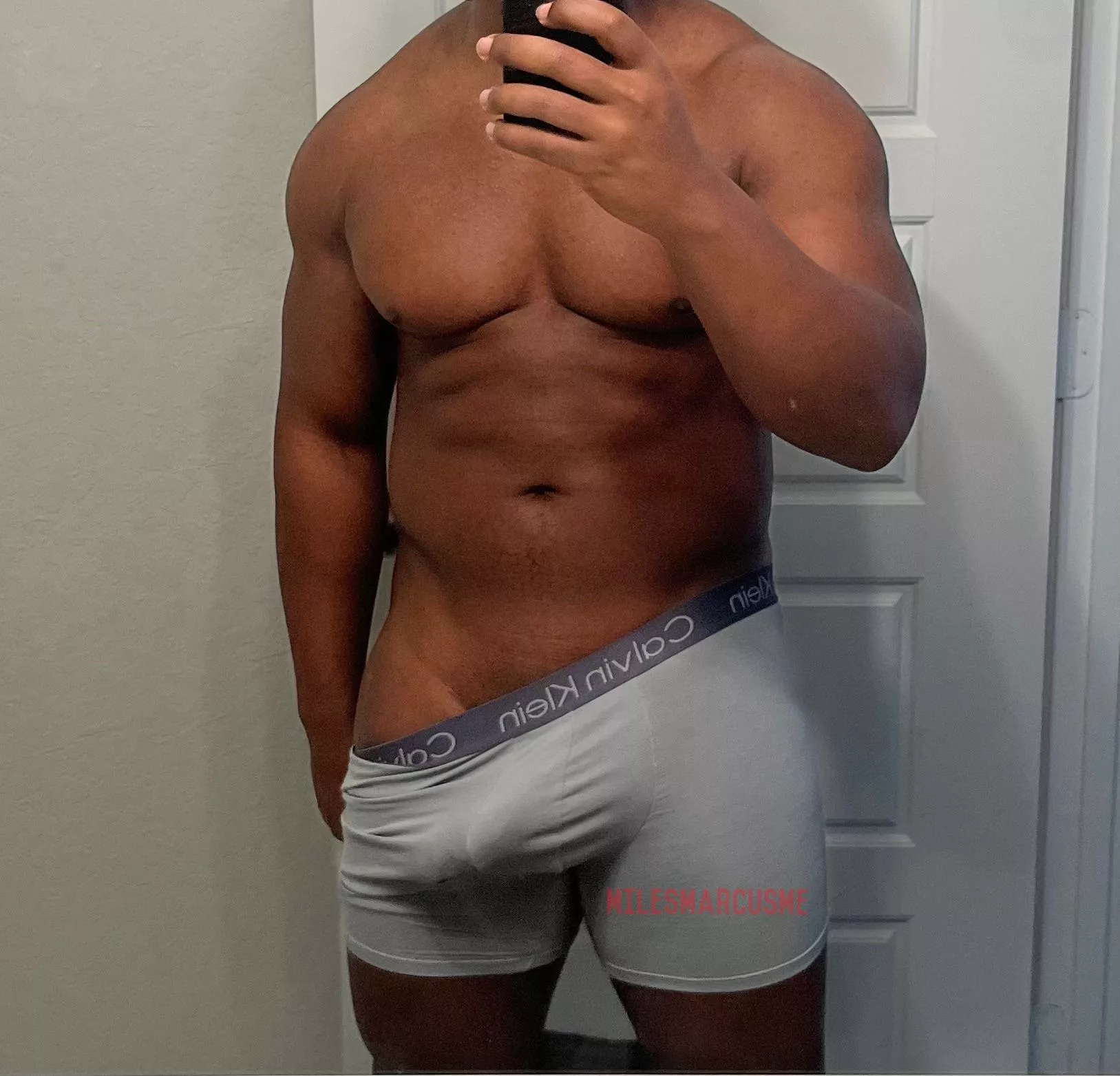 Pre-gym bulge posted by Common_Rent1816