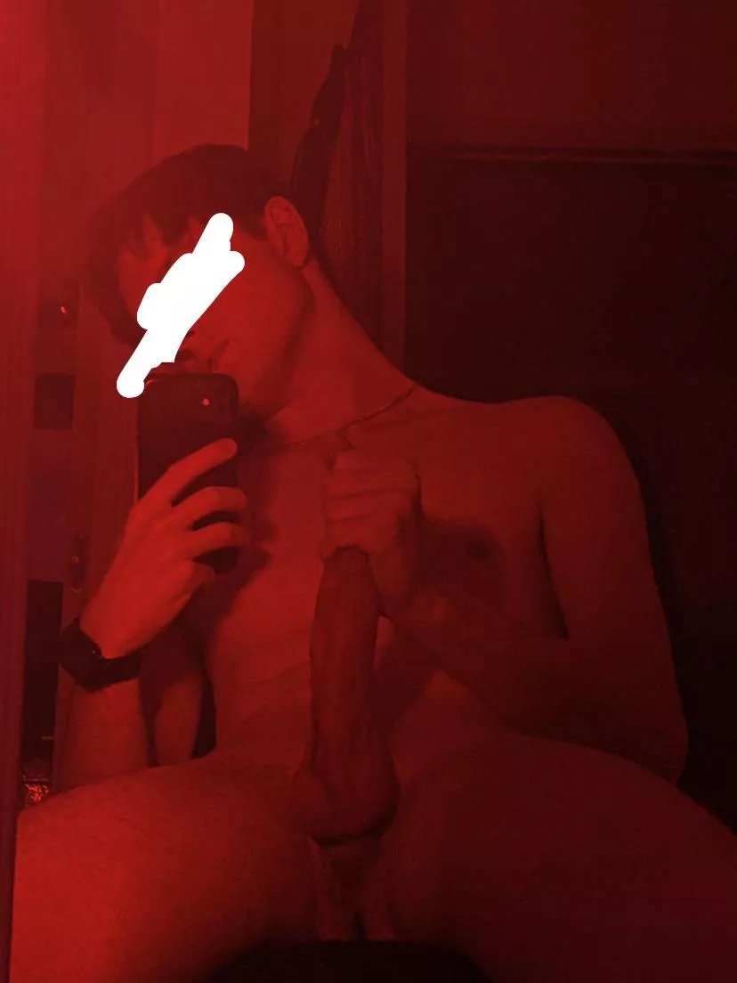 Rate me 🤗 posted by corgenx