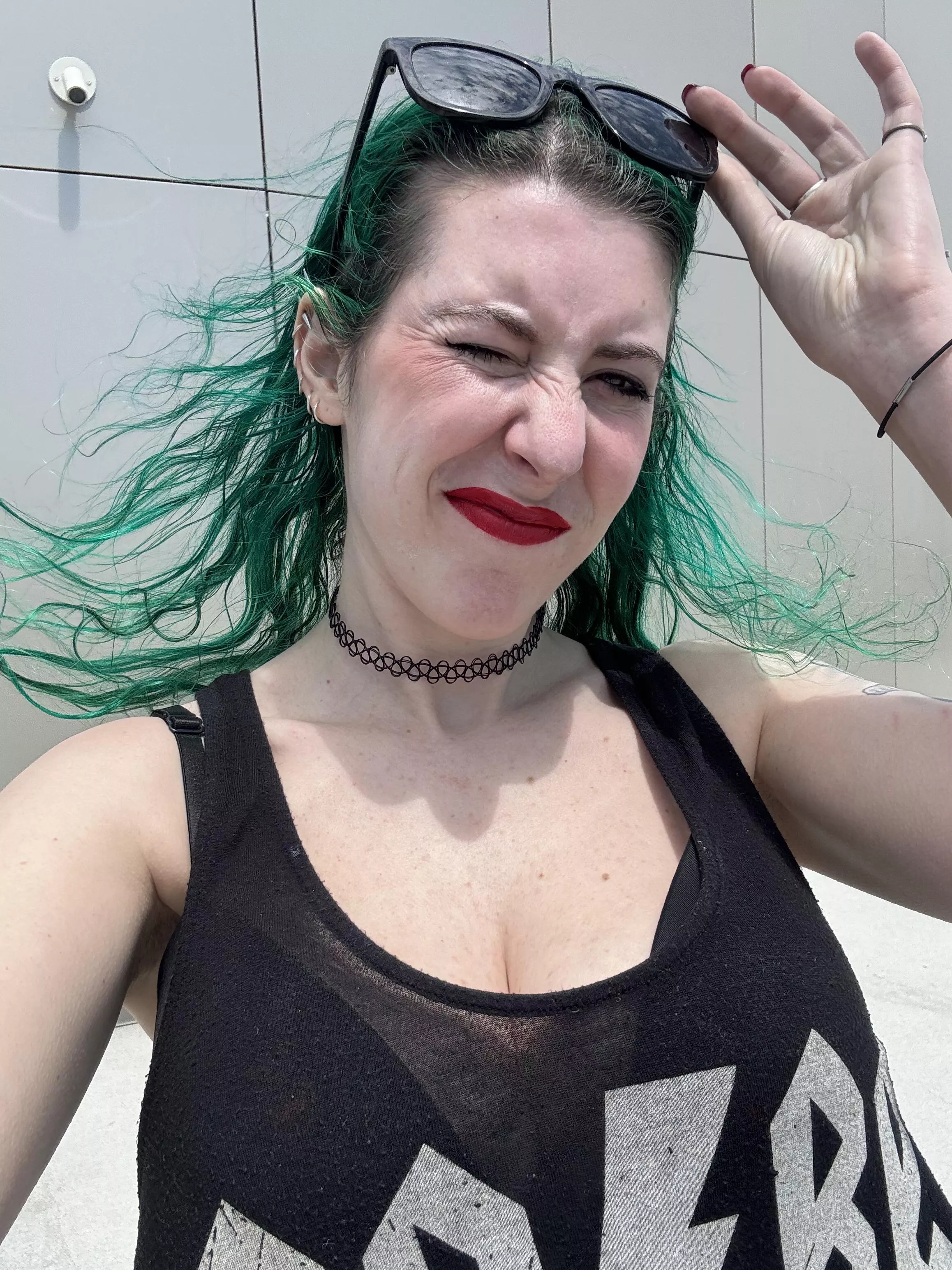 Selfie in the sun posted by sirenskiss3