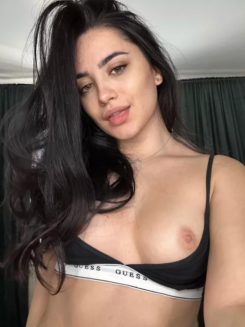 Serving face and grace by Cujojoi