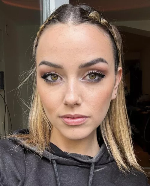 Shauna Dewit by Frankg145