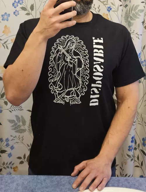 Spreading good band awareness through forearm porn 😇 by Antioxidote