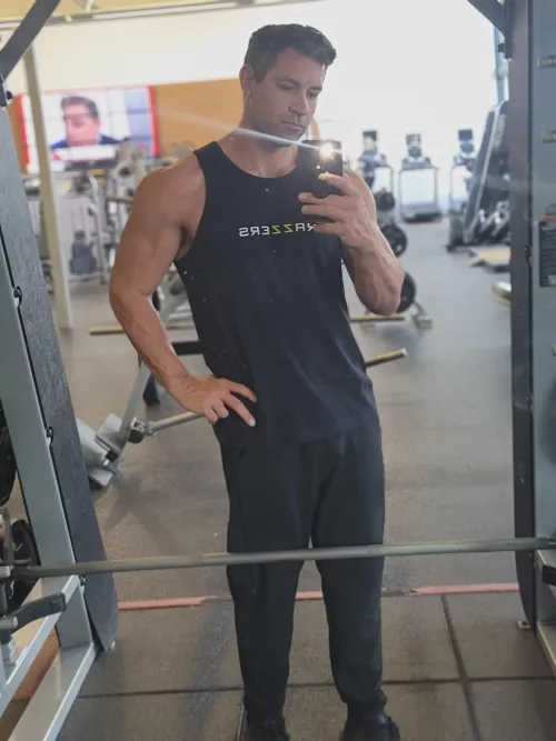 Still working on the size, but the veins are popping by Megadaddy01