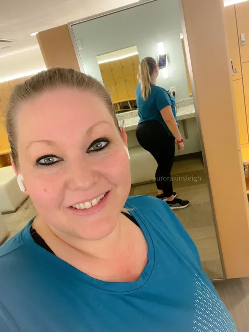 Ur girls workin on her fitness by AuroraKinsleigh