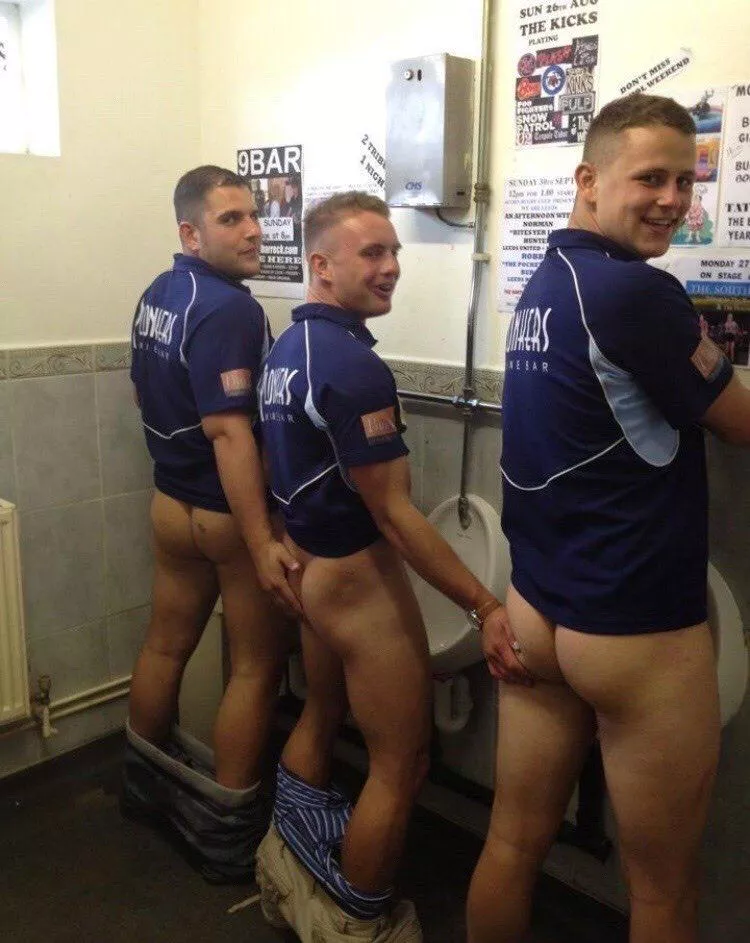 Urinal buddies posted by Primal_Mantis