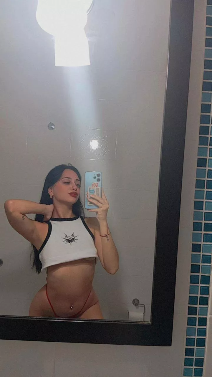 What do you think about this outfit + my face, is it a winning combo? ;) posted by lucygreyonly