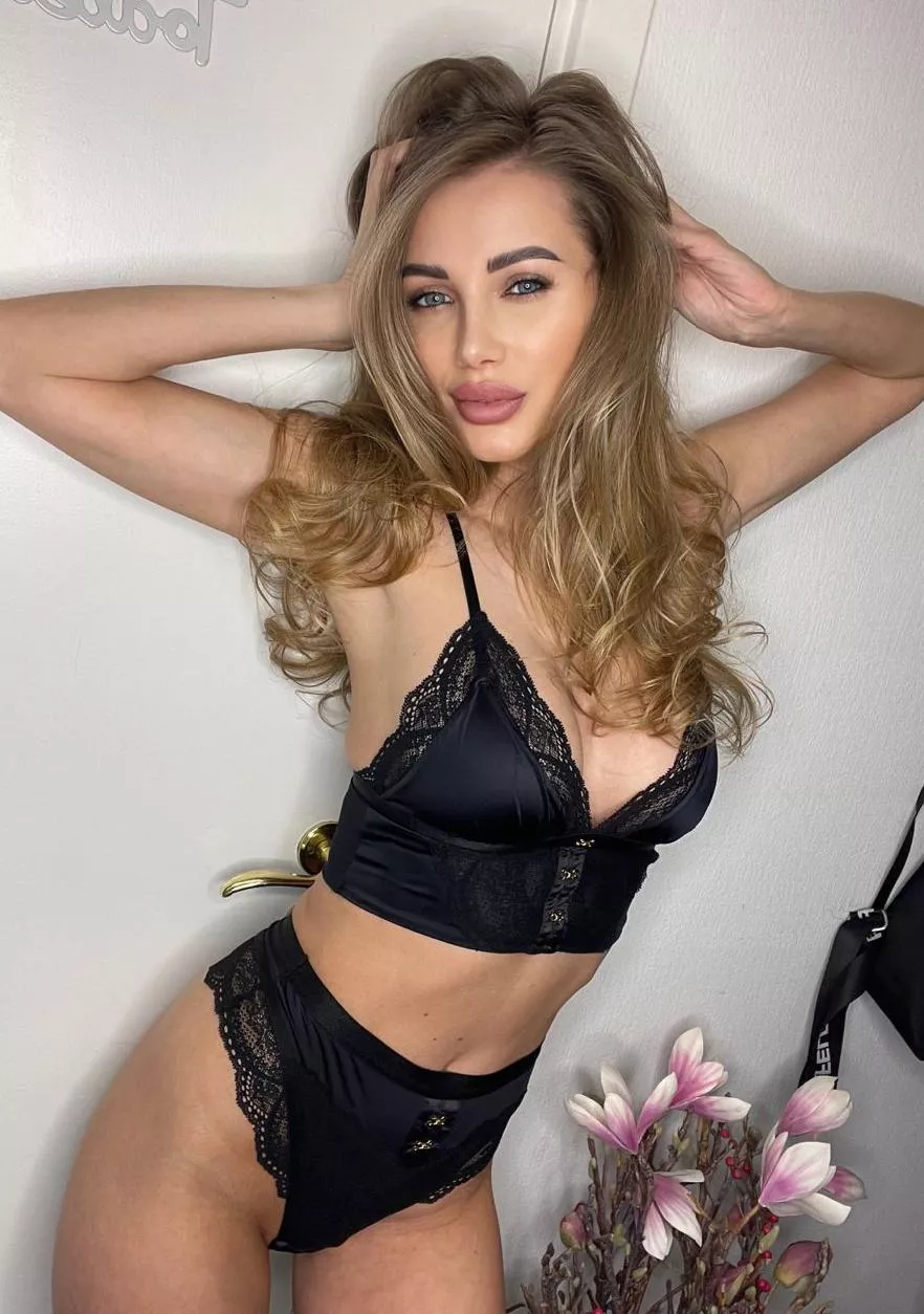 When you touch my young body, my skin gets a thousand goosebumps posted by dizzilyOutclass94