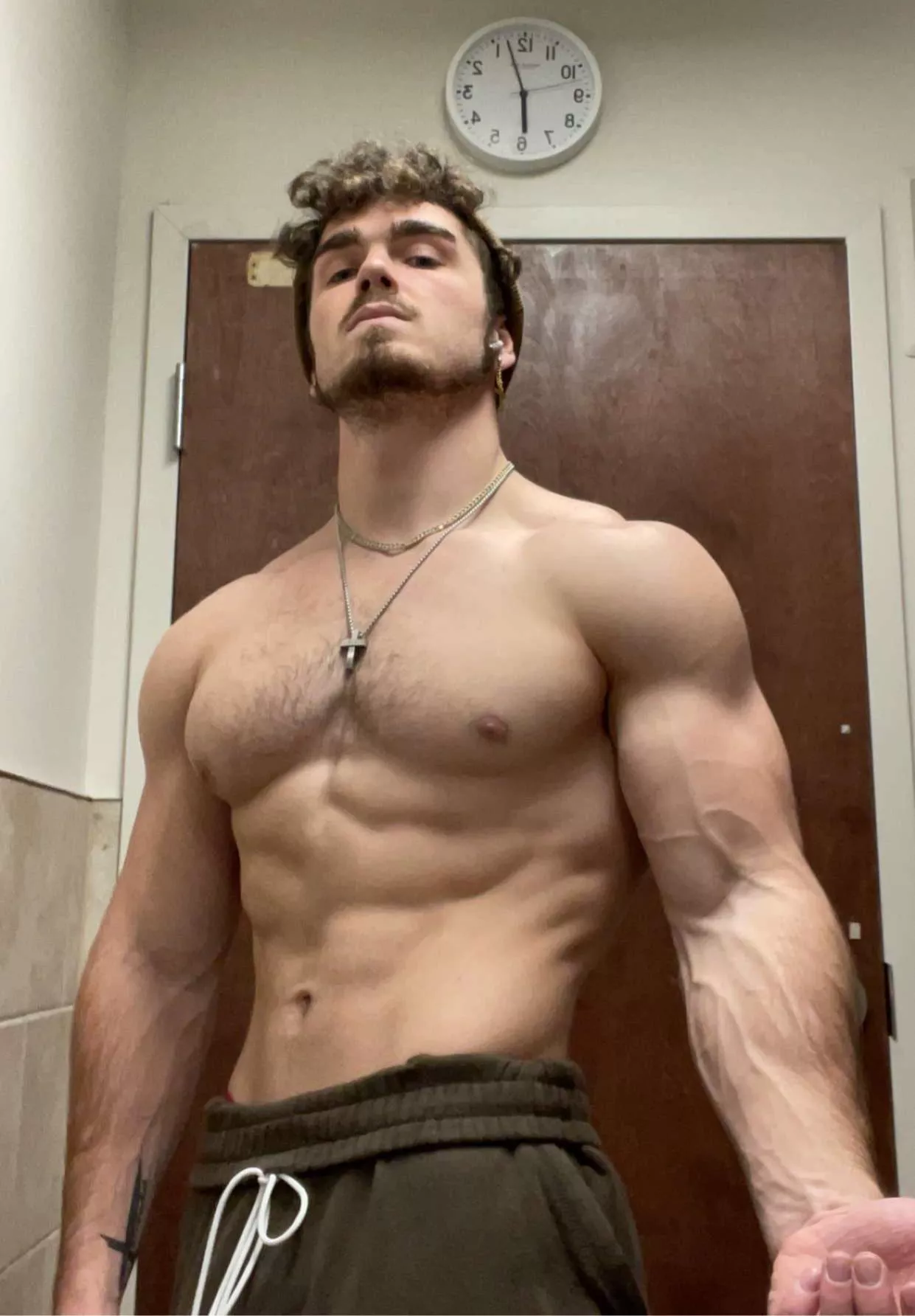 Where are all the Dommes at? These muscles need controlled. posted by Ambitious_Rip9671