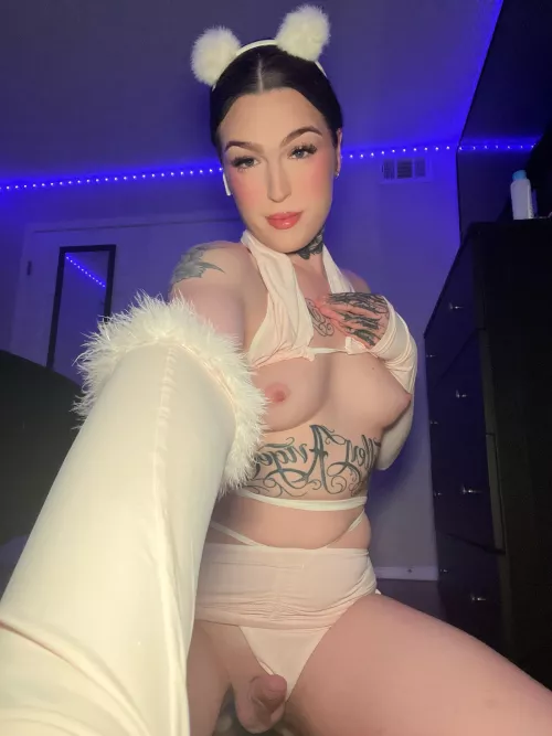 Would you give a girl like me head?  by uluvvi