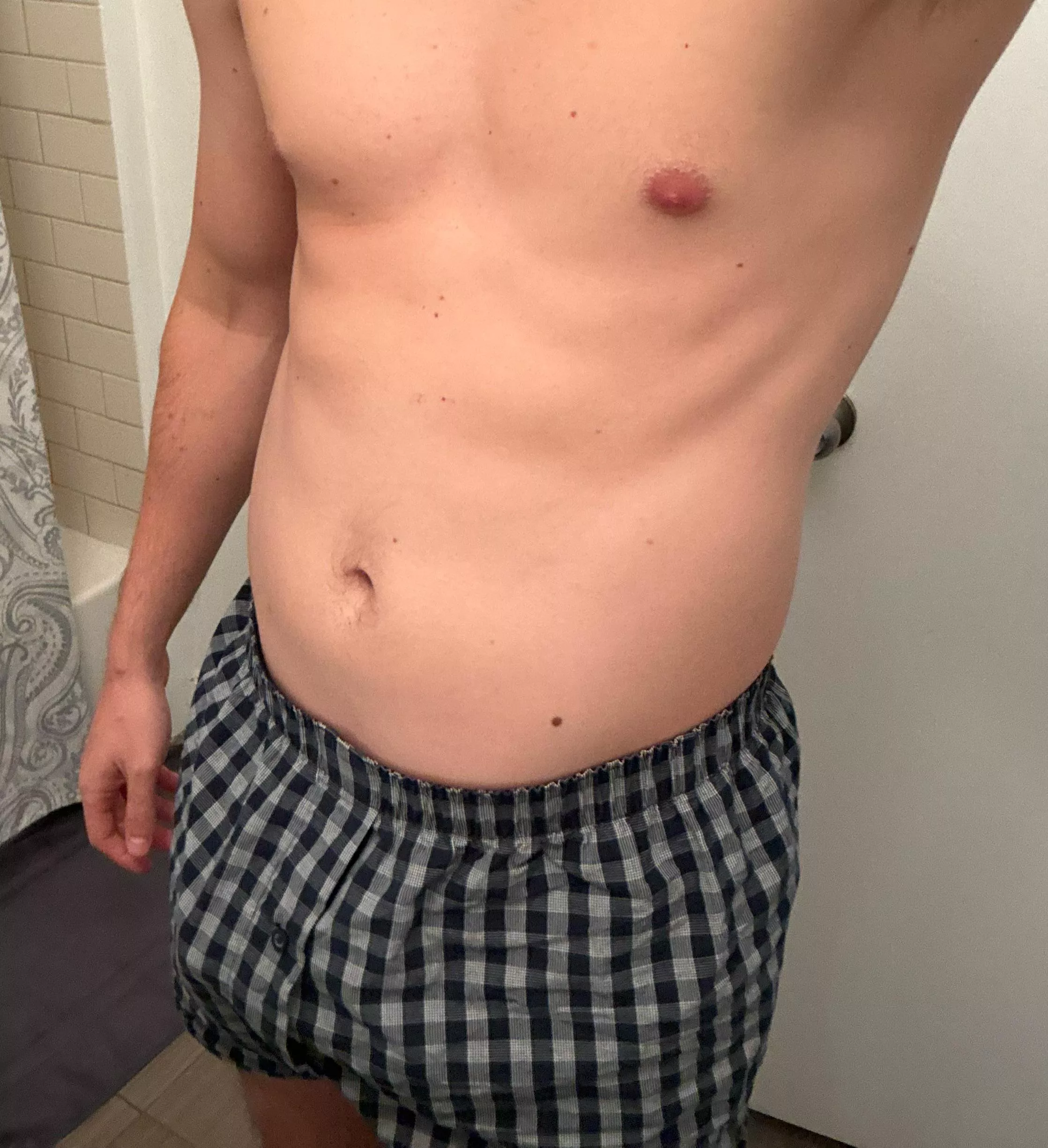 18 straight looking to compare physique with other gym bros dm age and snap posted by Firm_Jury6429