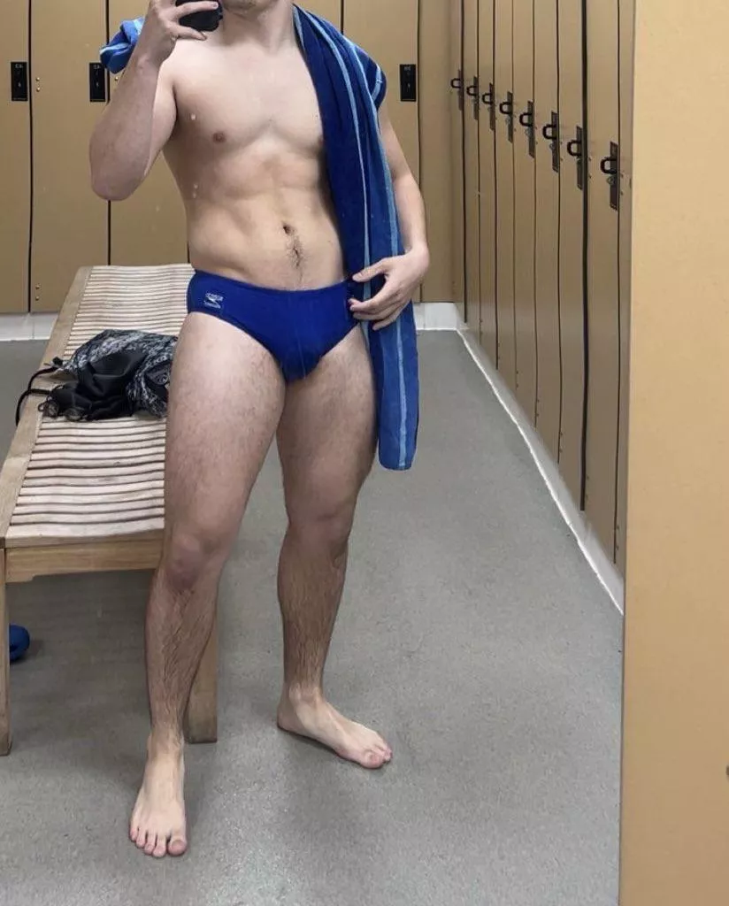 [22] had my last college swim practice  posted by Mattyboi_01