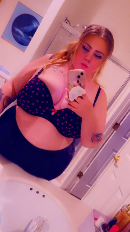 Are you married and jerking off to my big body? Say Y or N by jahmmi234