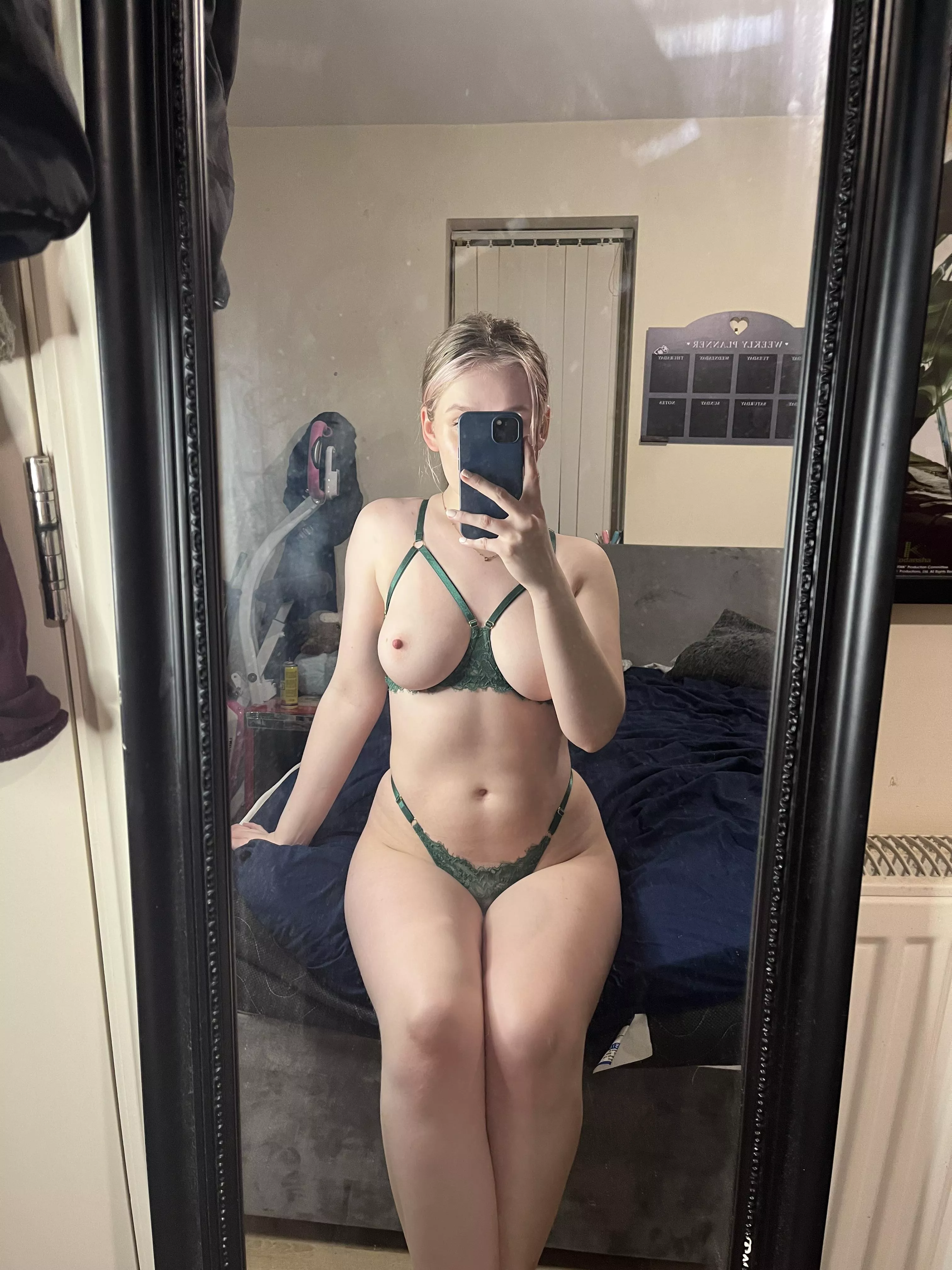 Blonde slut showing off posted by _cNR