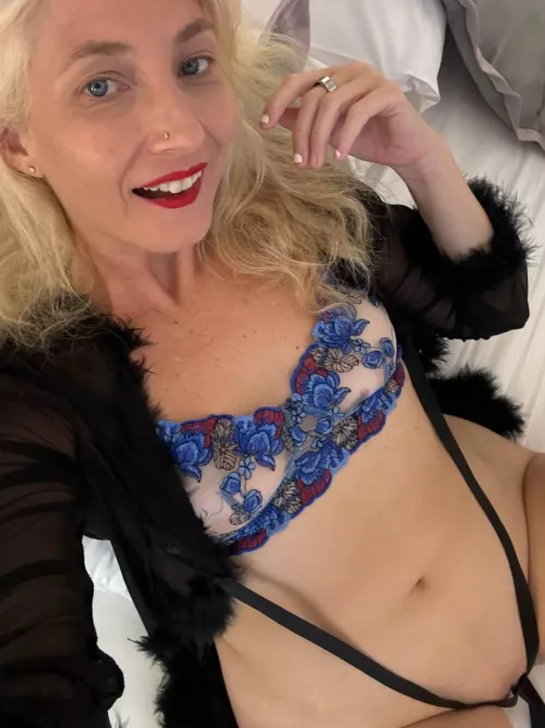 Do you want a side order of MILF with your dinner by LiaKova