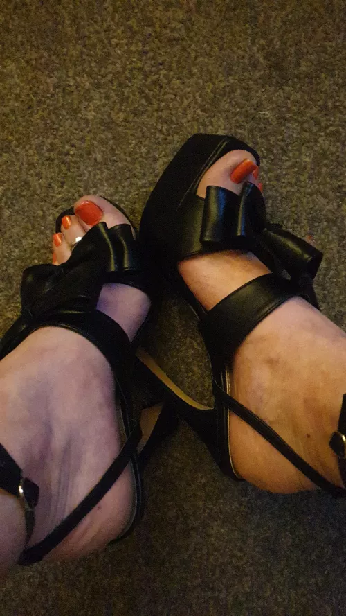 Does anyone like...  by Effective_Diamond_38