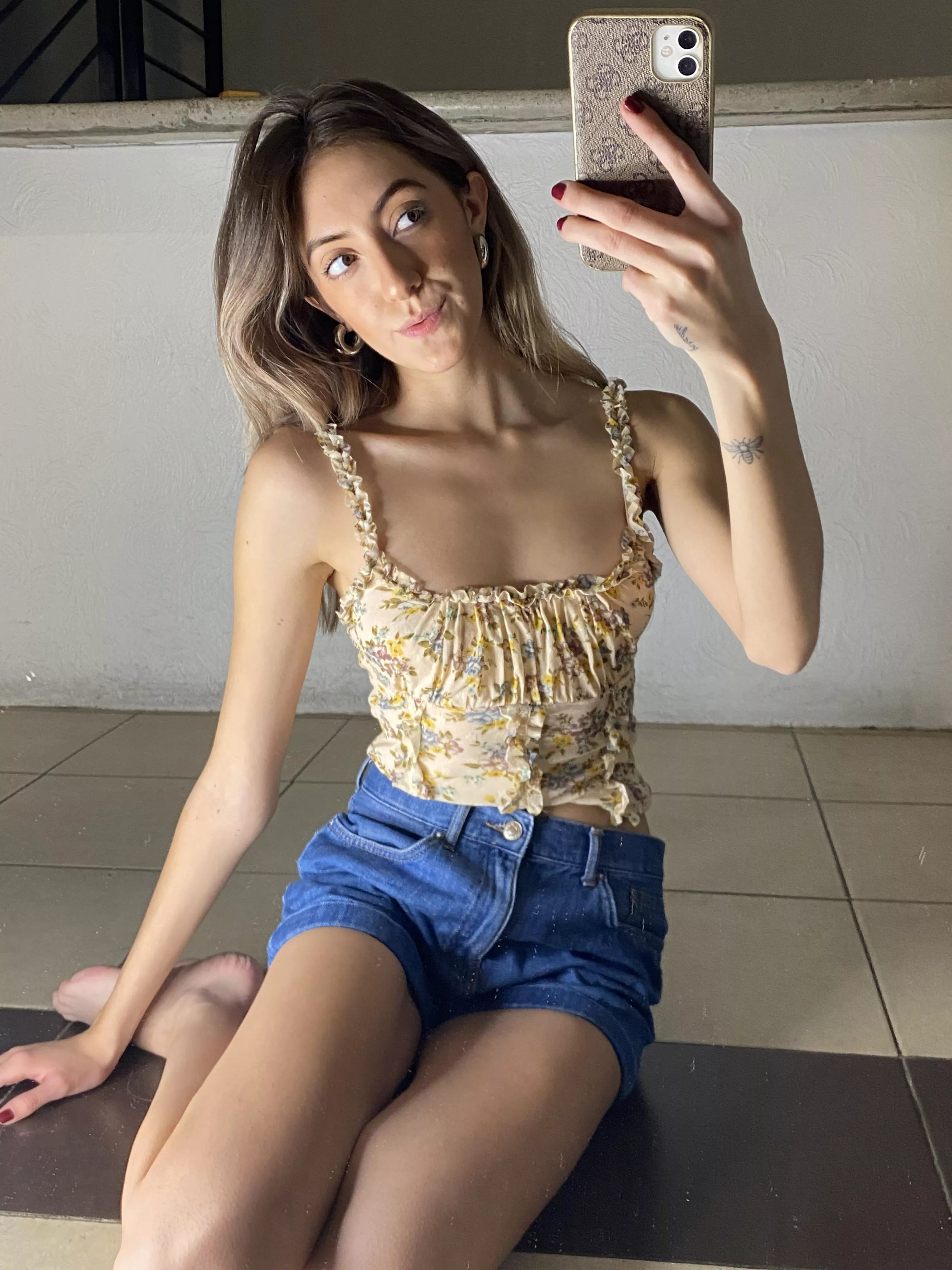 drop <3 for nudes posted by Busy-Tradition1485