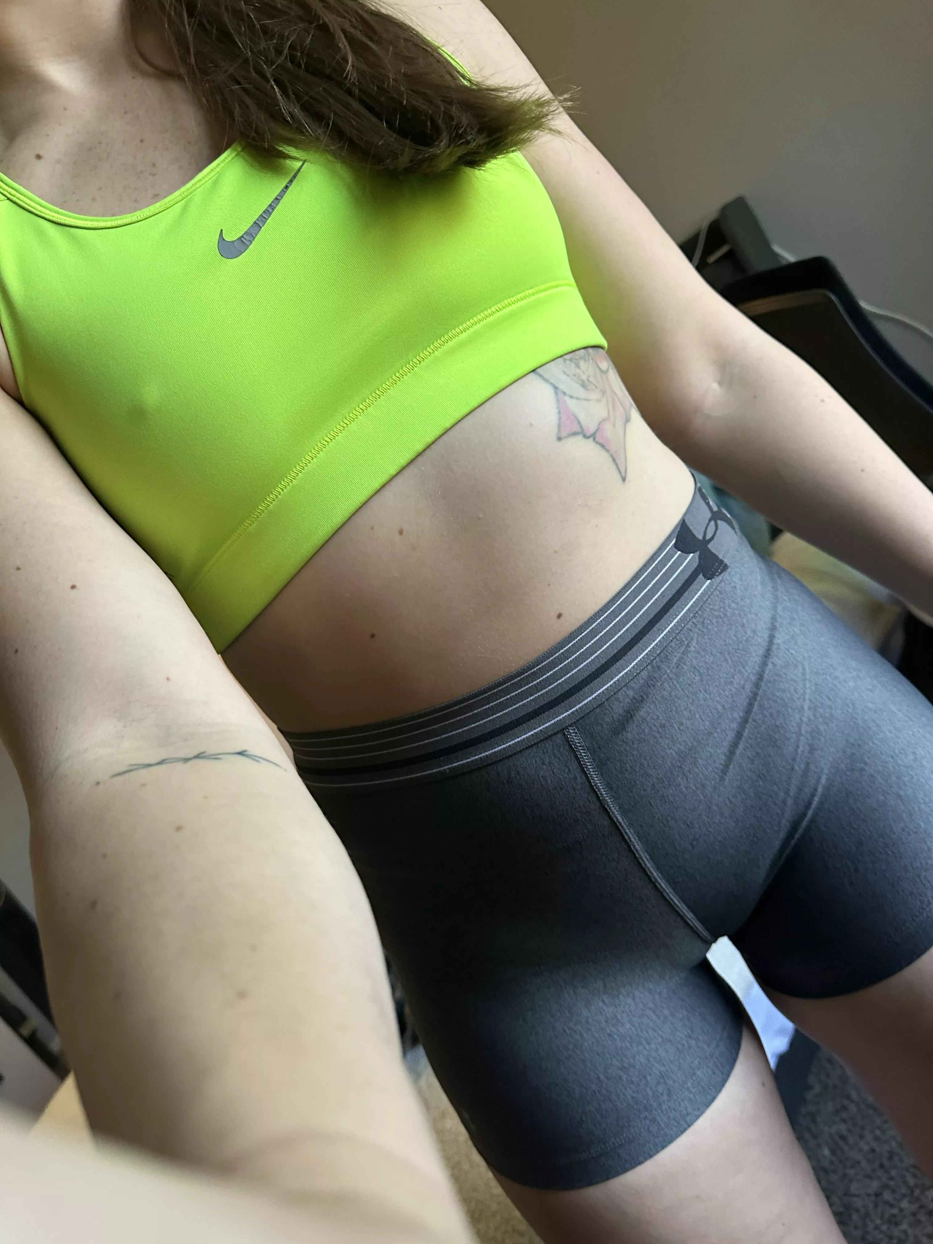 feeling a bit eager before my workout posted by cumwcourt