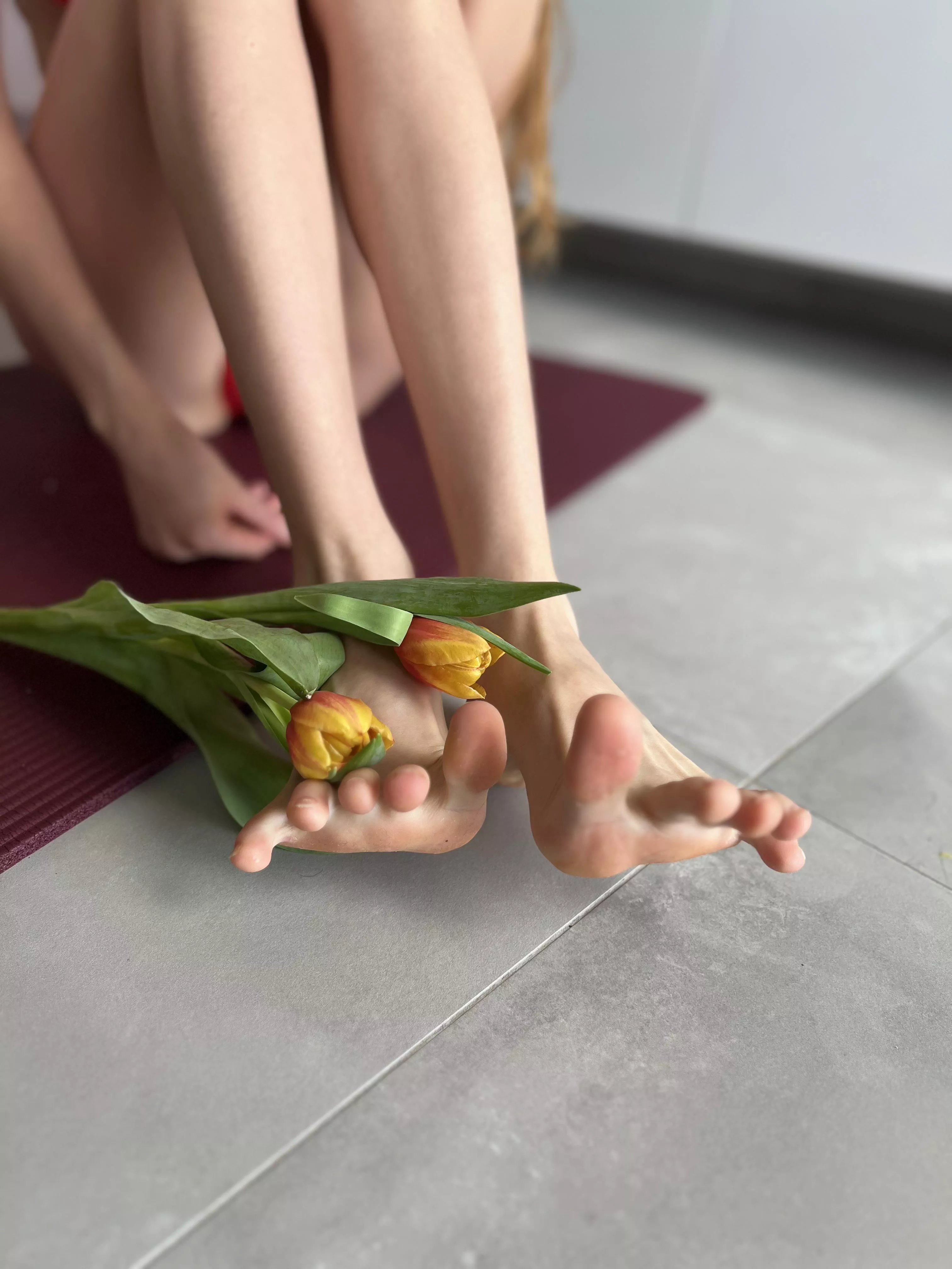 flowers makes my toes curl  posted by _ivannabelle