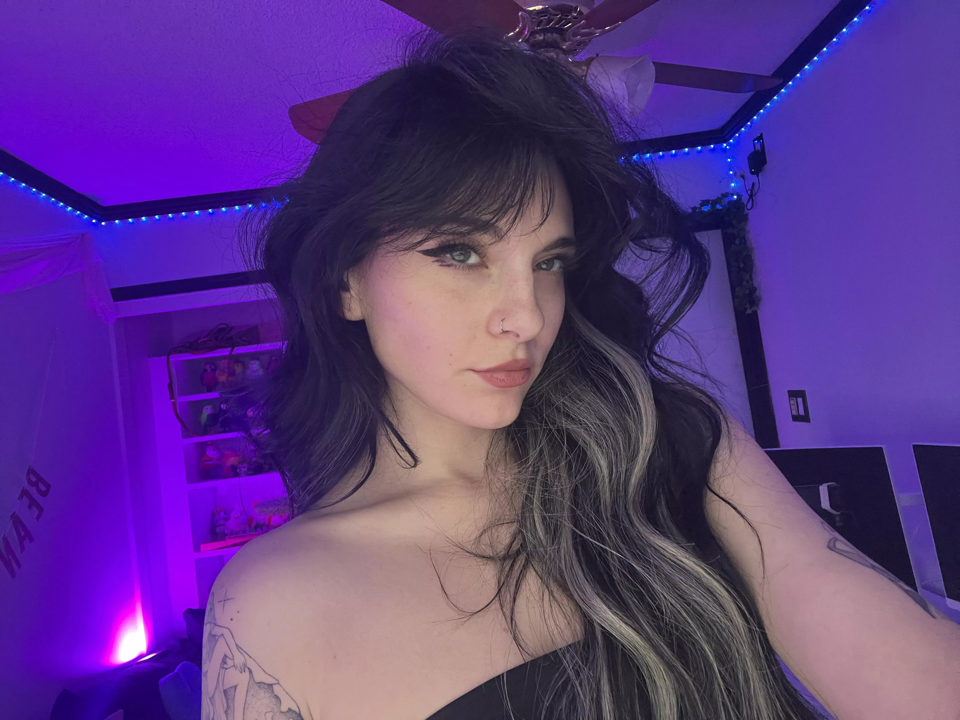 independent girl @kaybri on instagram posted by astepniak28