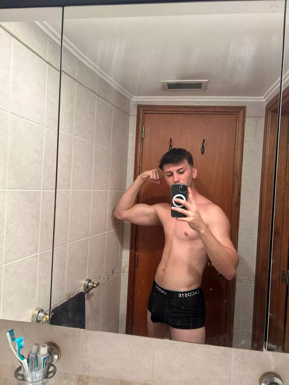 lifted my arm to see my pit or climb my ceps? posted by itscameron_