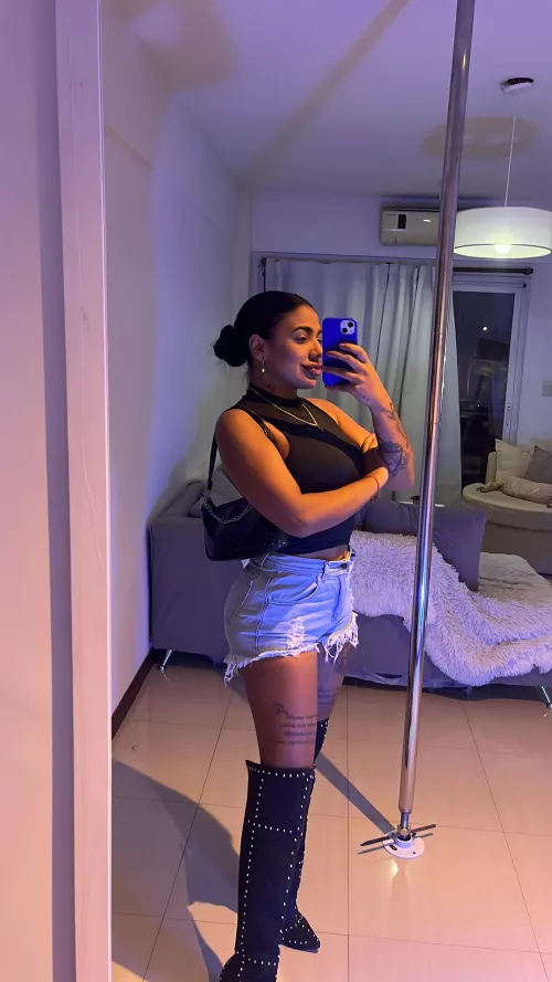 Look black by Model23