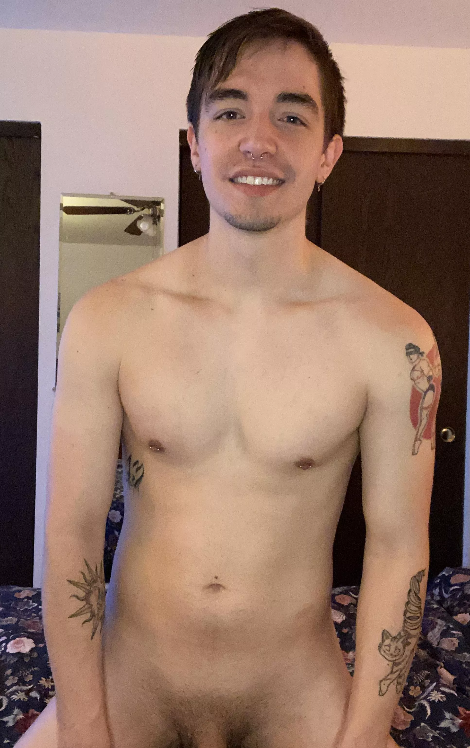 Morning! Showered up and waiting for a buddy to come over for some fun 🍆 posted by MrRabbit2424