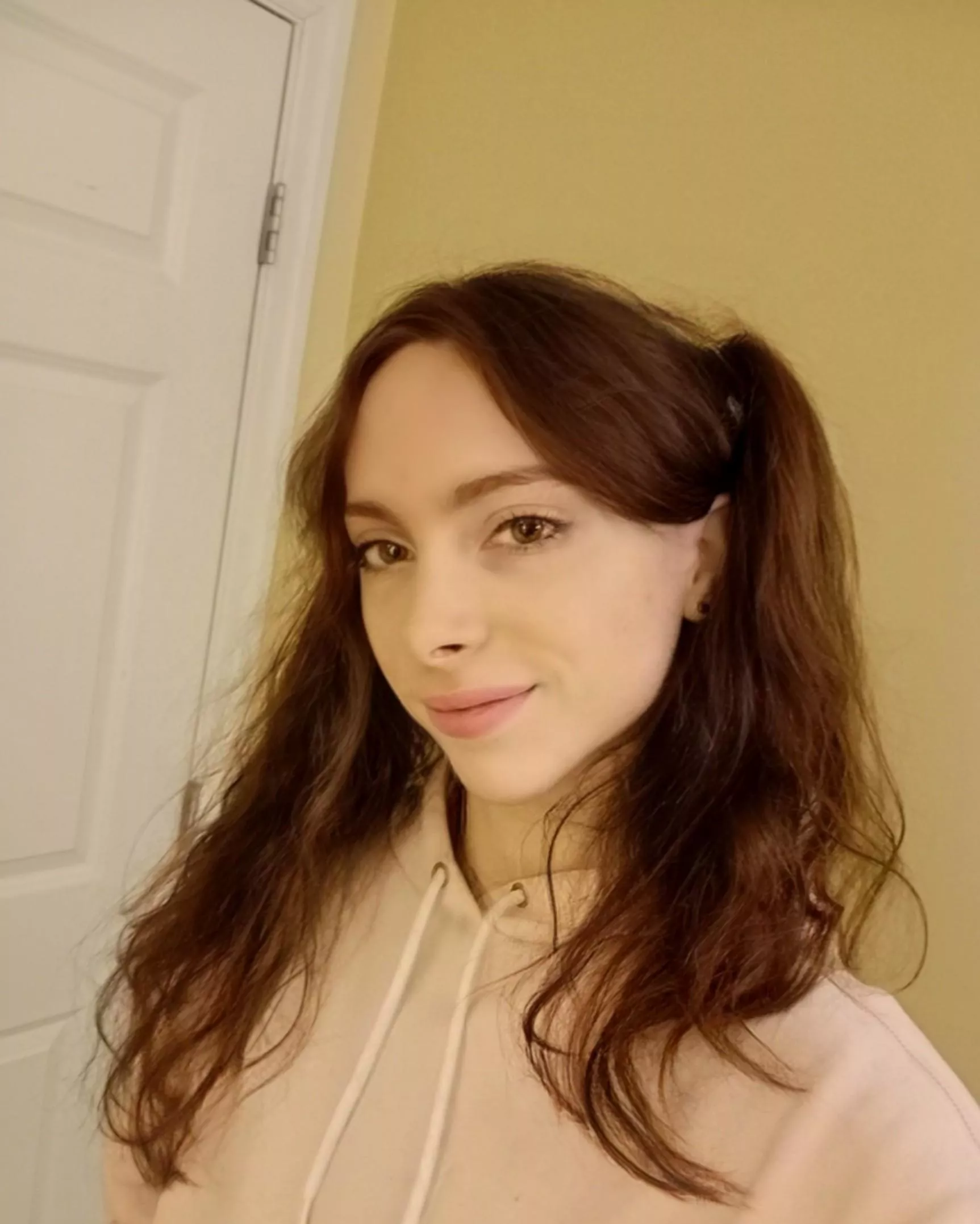 My hair is a mess posted by BattleMaeve