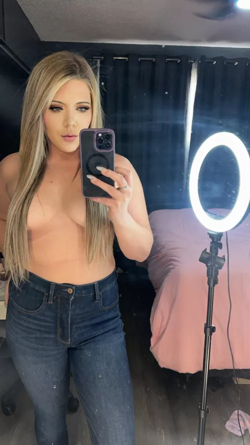 My husband no longer comes home when I send him these selfies by thatvalleygirl8