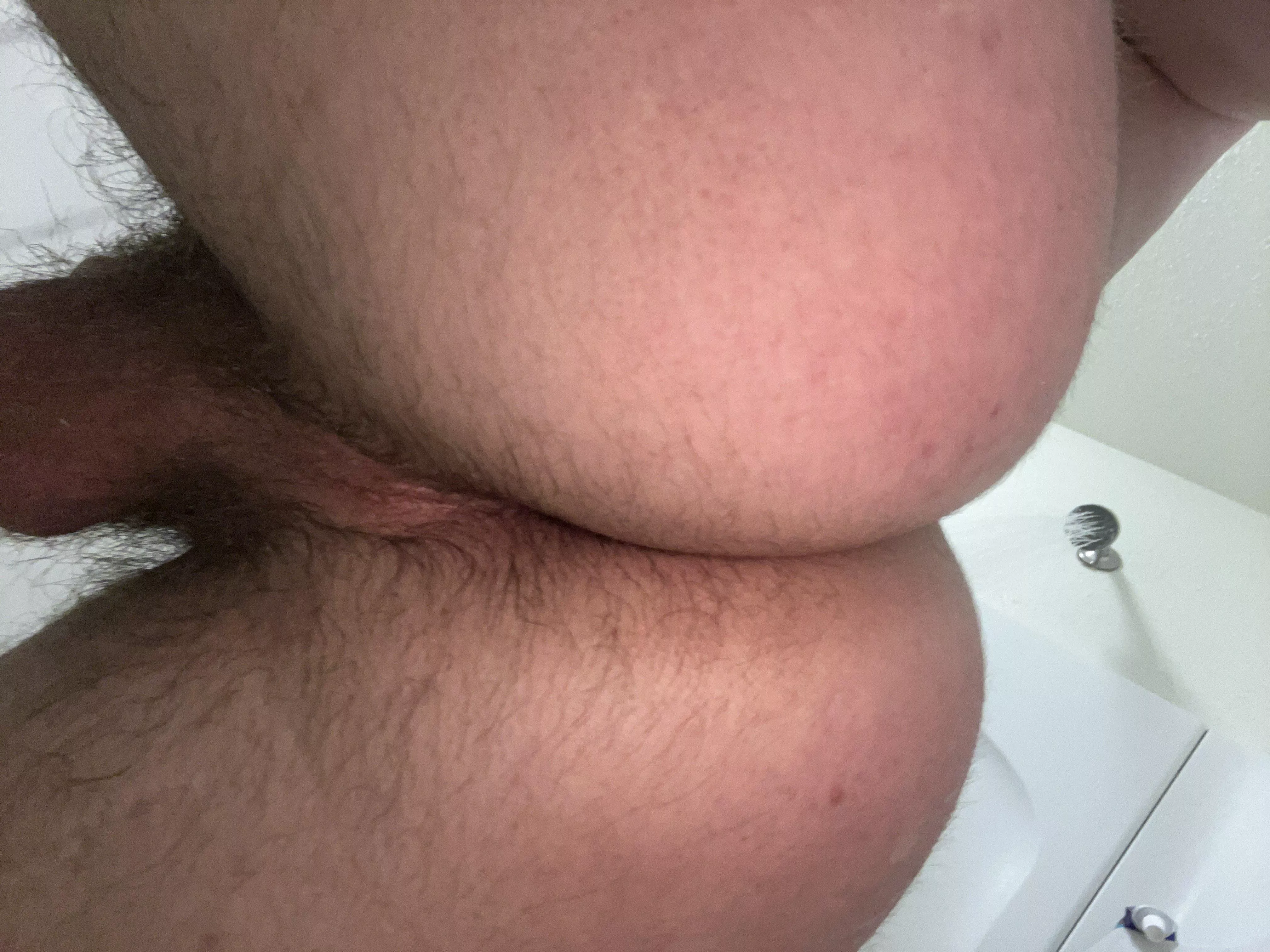 Need someone take take care of my hairy hole. 😩 posted by Bttmboy_20