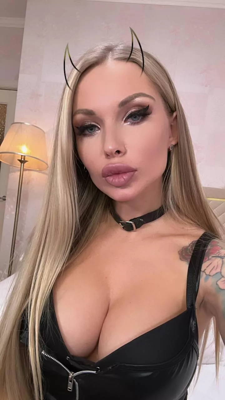 perfect lether dress to show boobs posted by Finelydeal783