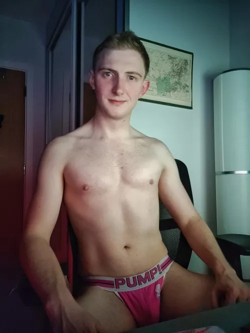 Play with me while I play my games? by Atomlad360