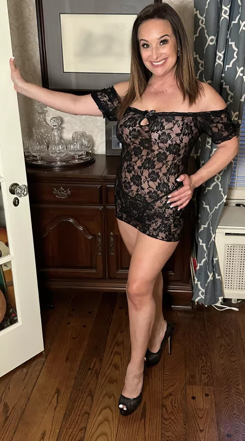 Sexy Hump Day Mature Milf 45F. by sophienextdoor