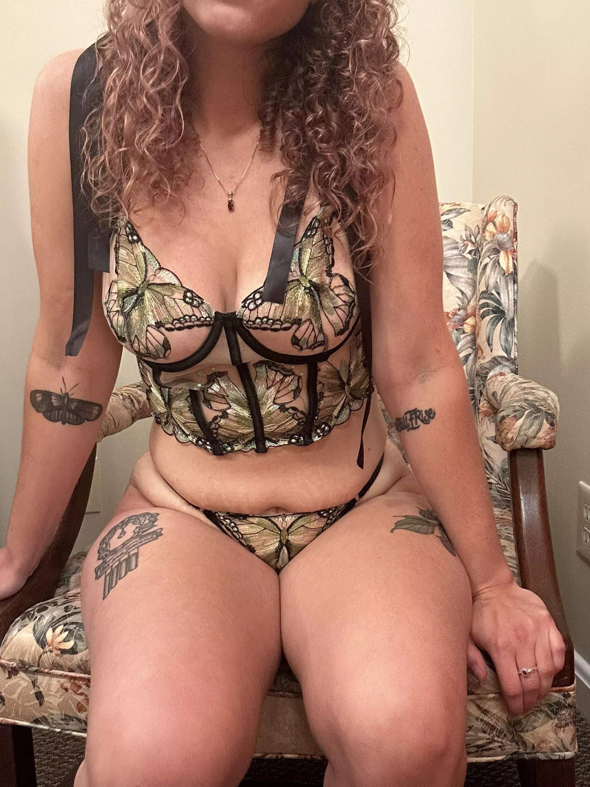 There’s butterflies outside again, what a good day ;) posted by curly_girly69