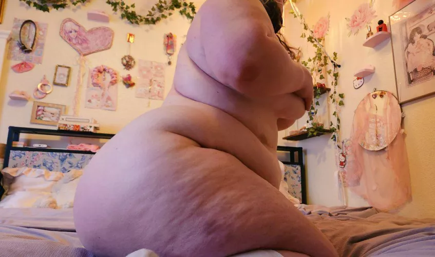 This body has been brought to you by feeders like you! Thank you! 😚 by PrincessPudgyBun