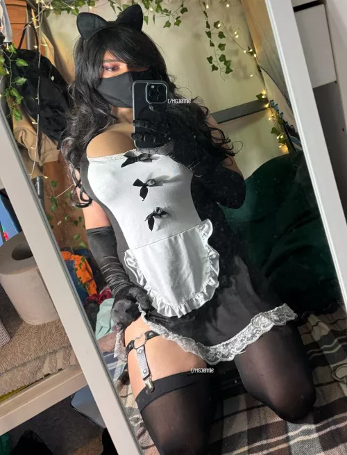 This maid outfit is so cute by MGJennie