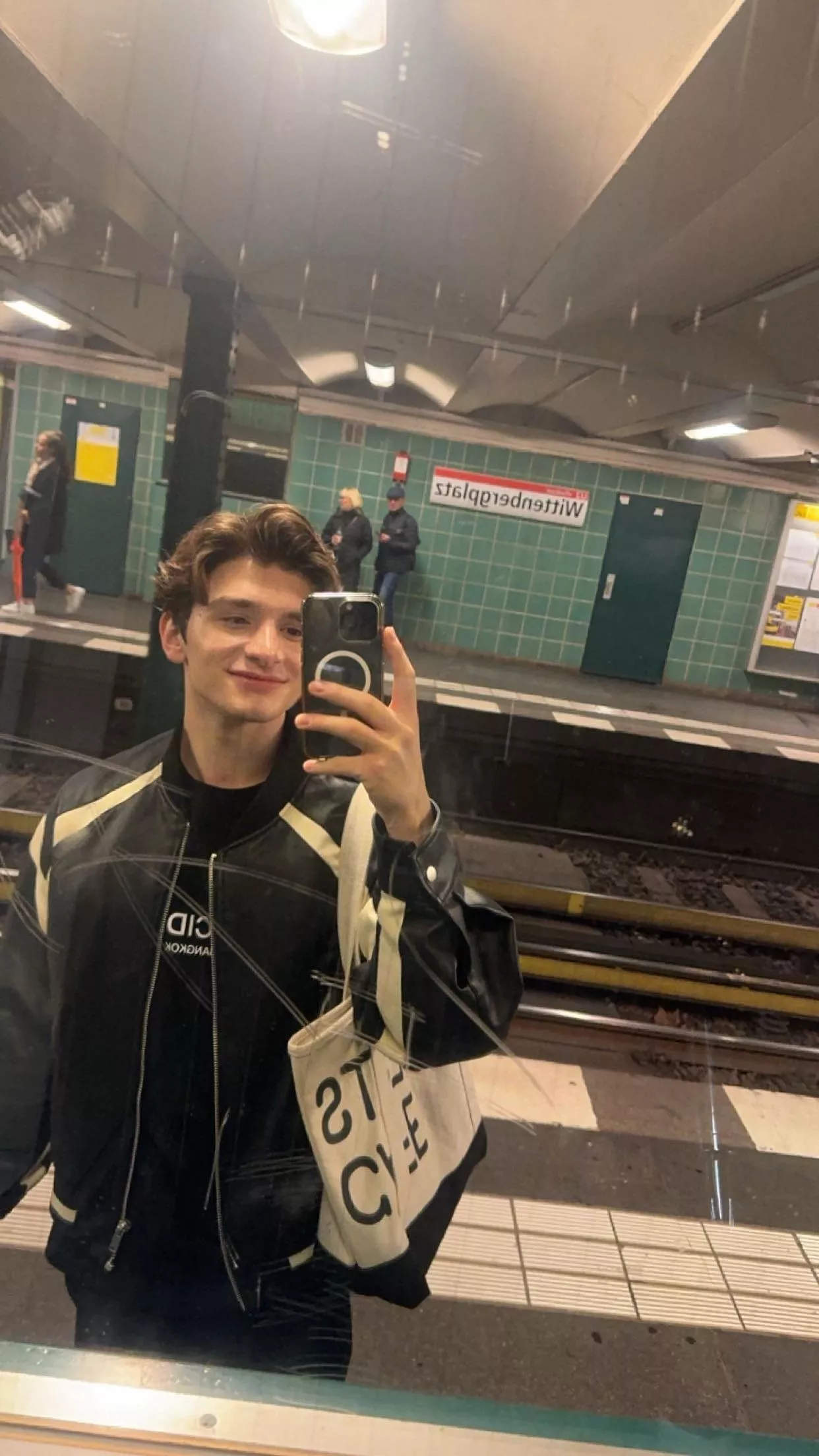 Berlin vibes 🇩🇪 posted by Alighterr