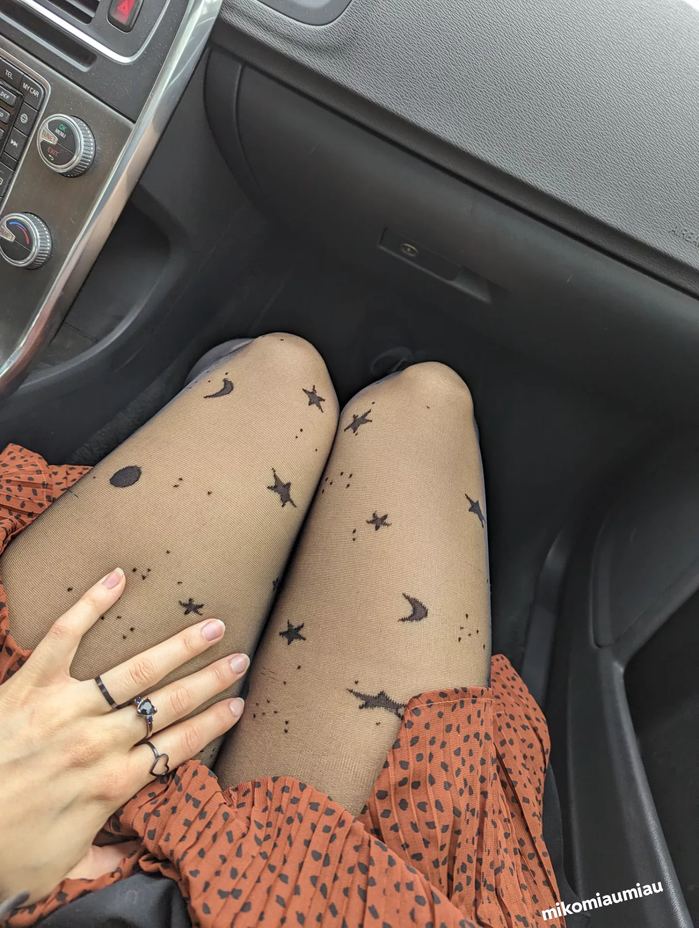 Do you like my nylons? :3 posted by mikomiaumiau