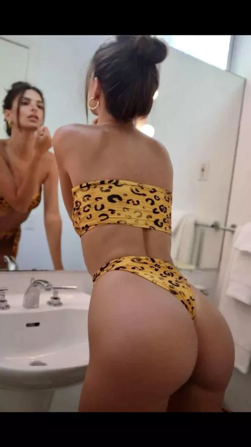 Emily Ratajkowski by mrt_28