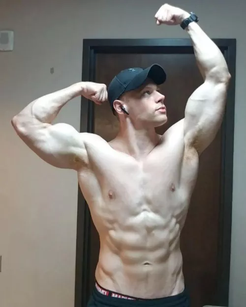 Focus on the V-line!  by leo_camileo