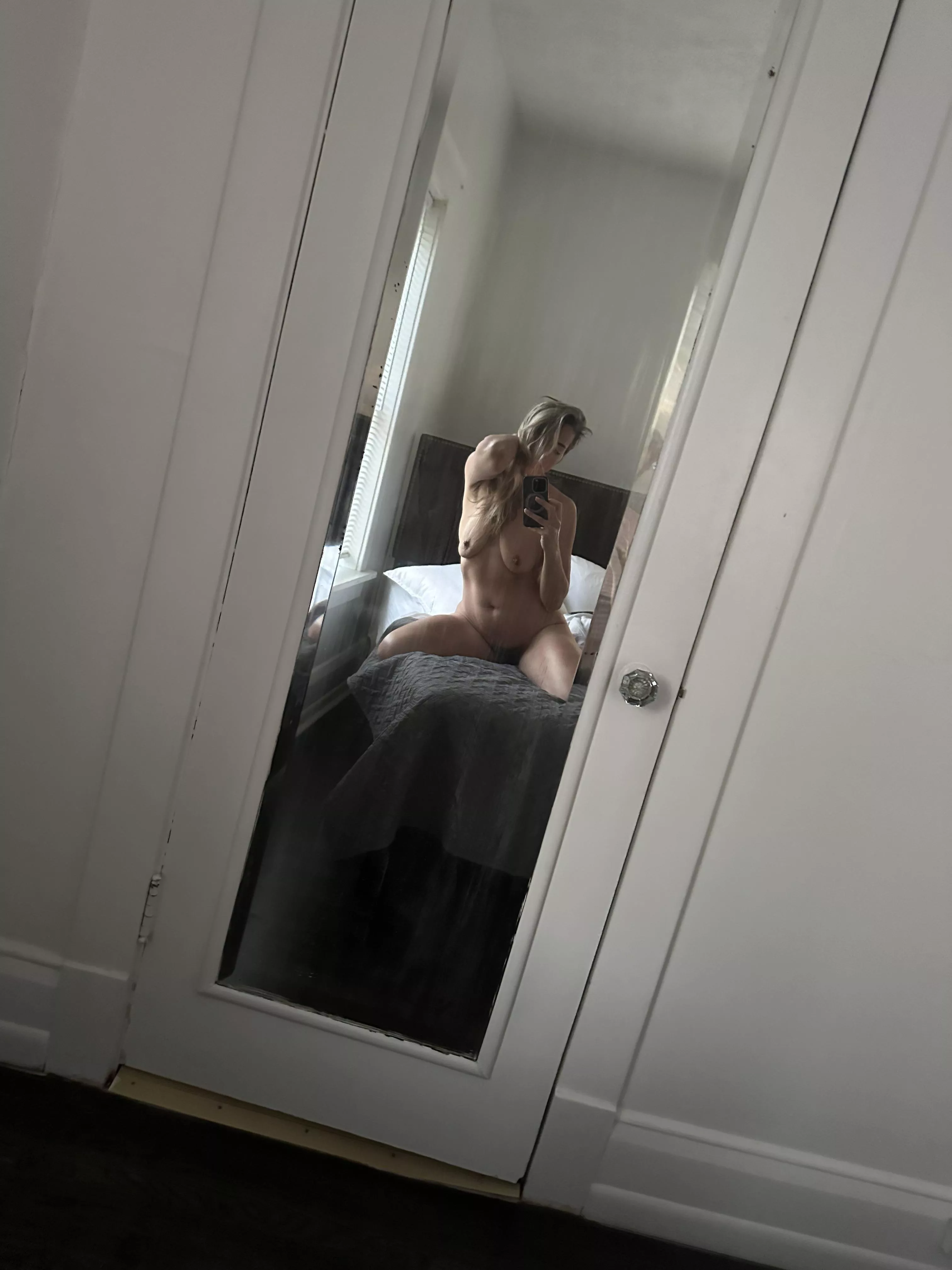 Goooood morning. This mirror is rather handy  posted by thefruitsof_eve