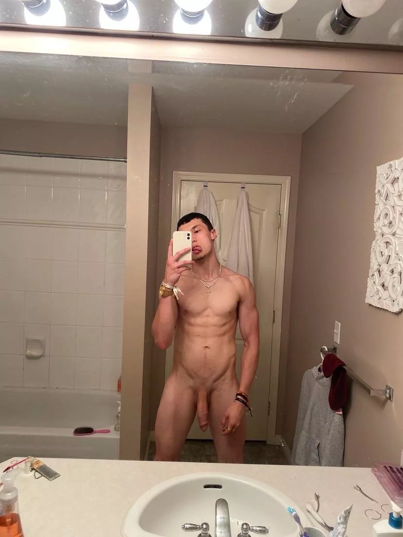 Hope you’re into fit guys posted by JehRudeUh