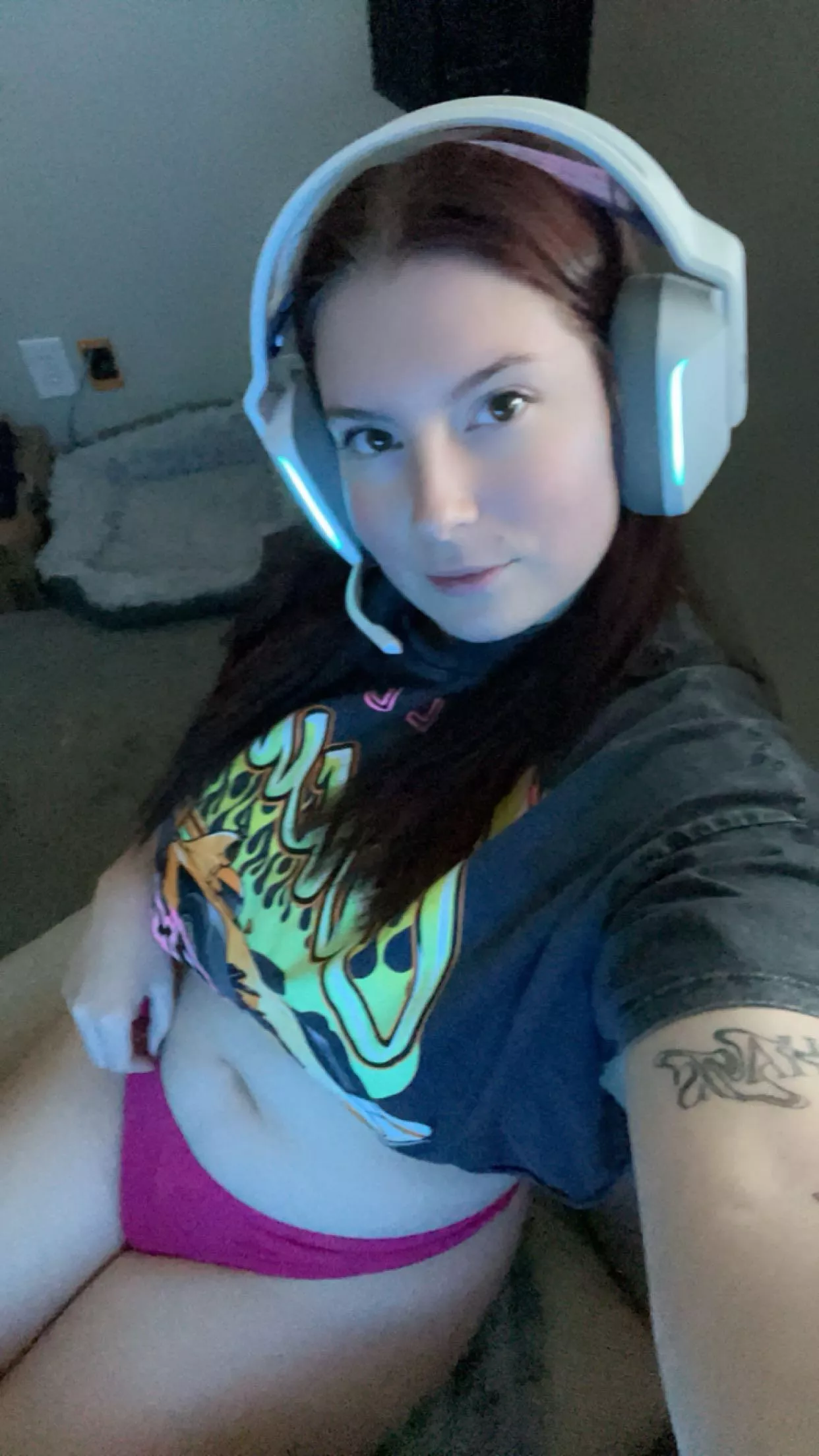 How would you keep me distracted while playing? posted by kalia_nicole