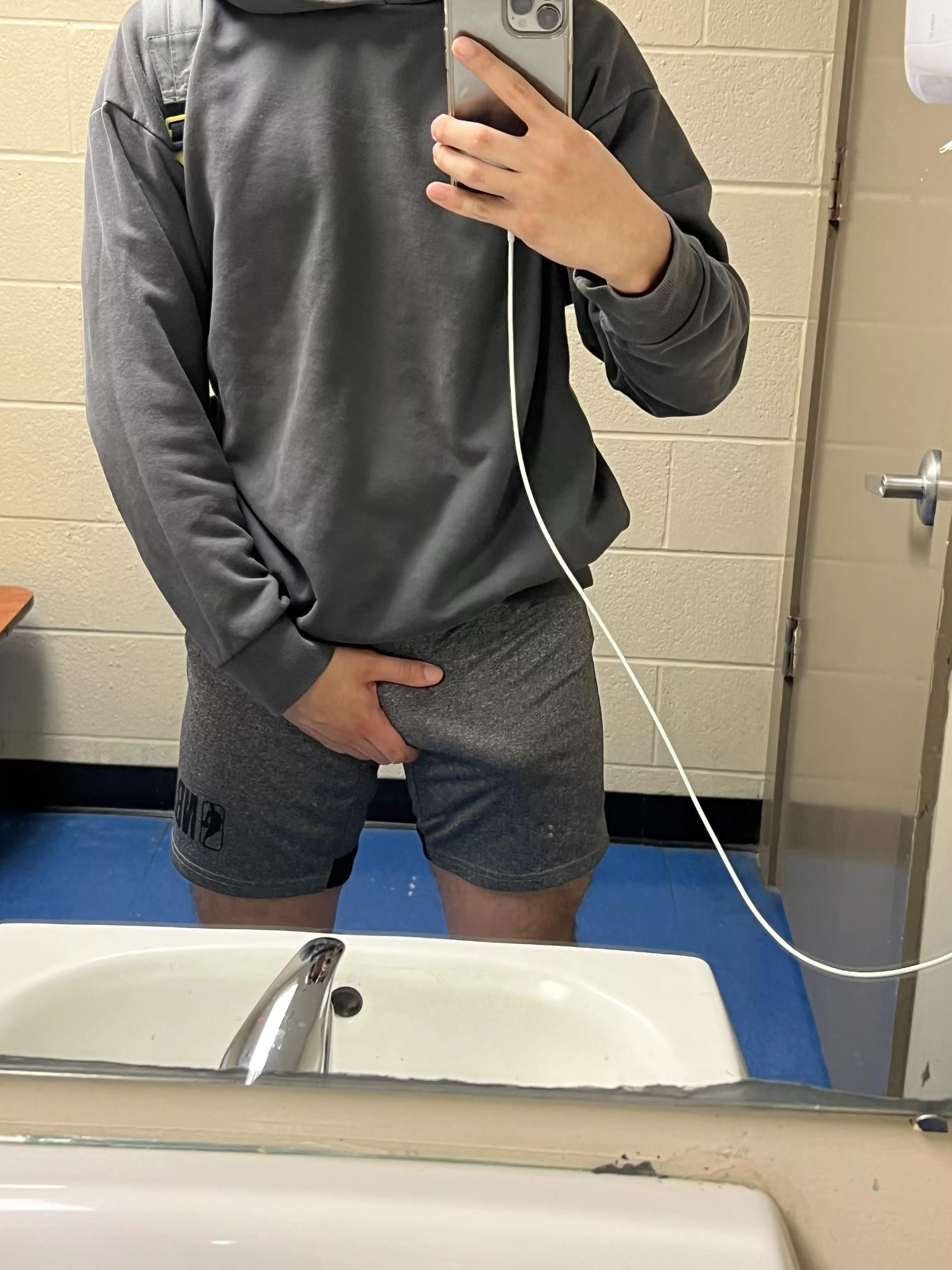 i do custom videos dm posted by Spirited_Brush_5158