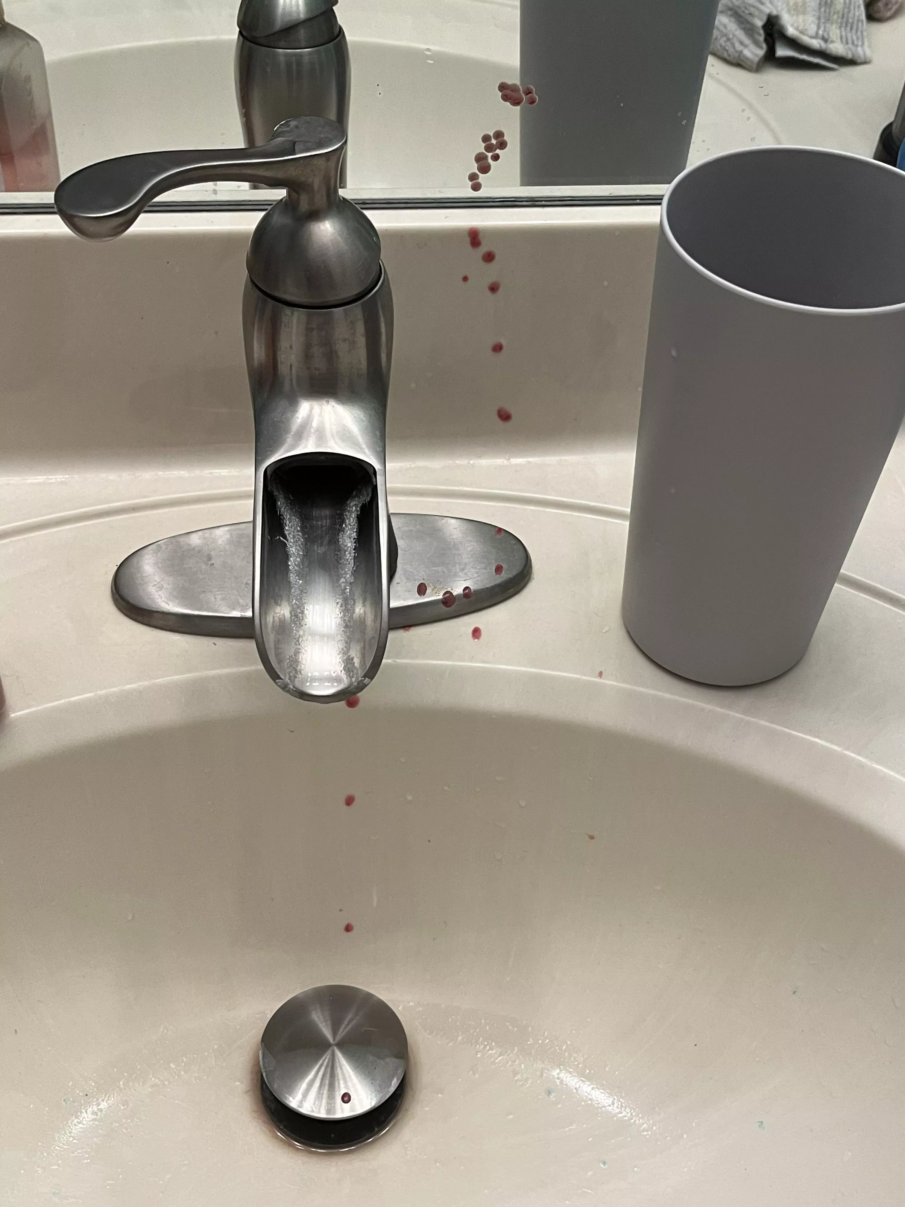 i popped a really deep cyst/abscess on my biking line and it exploded posted by endofthefkingworld