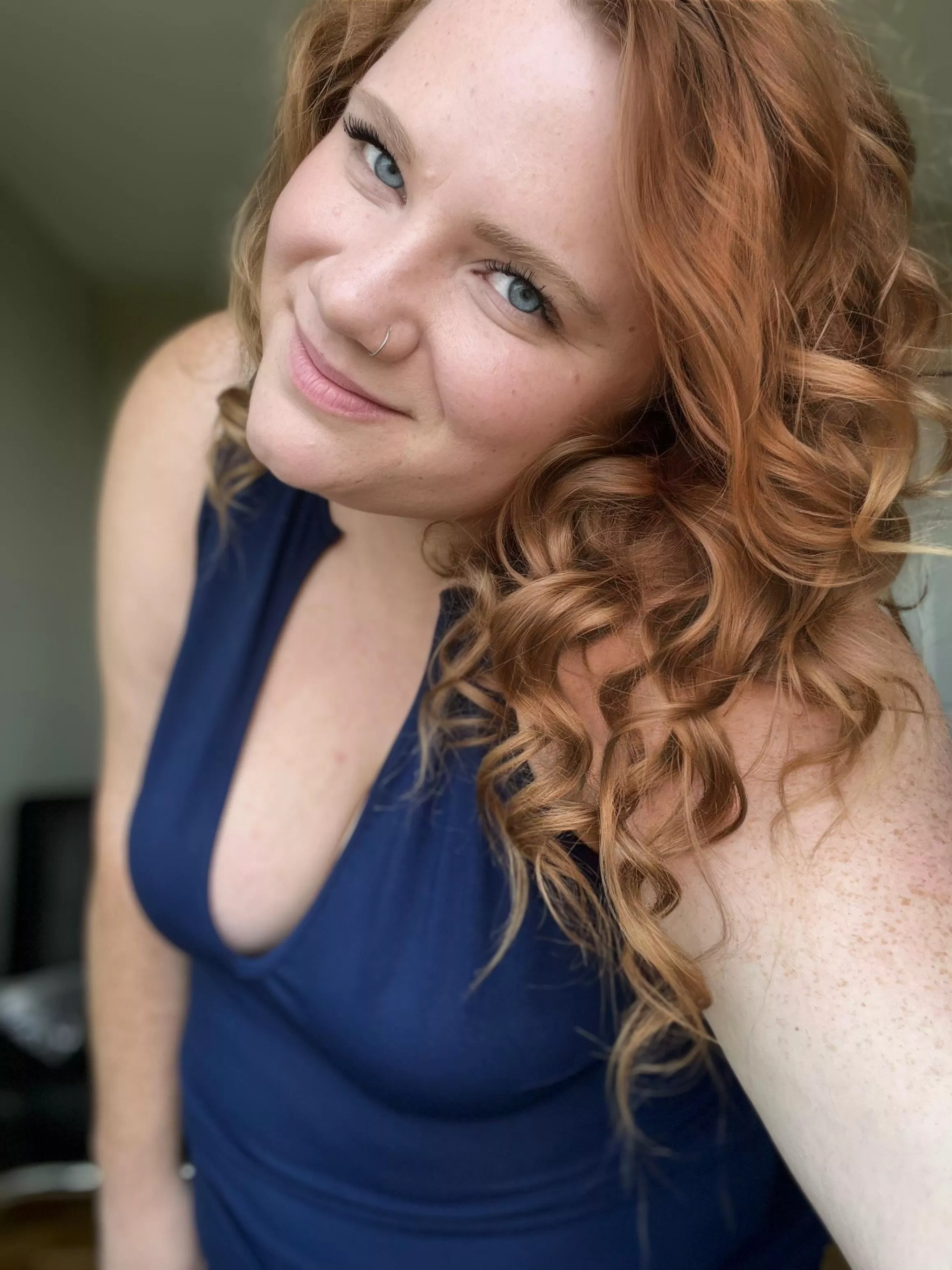 Just a girl on the internet challenging you to a staring contest  posted by Lauraleslie