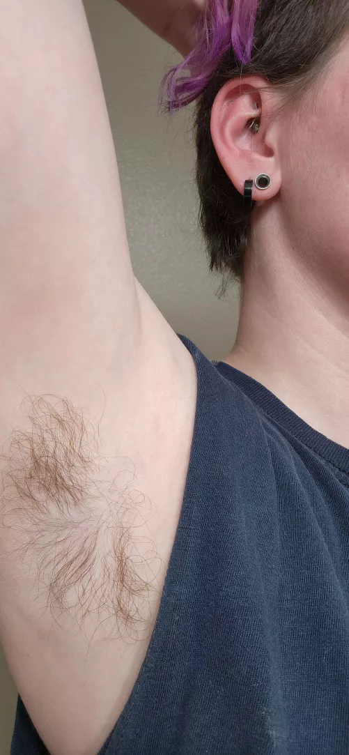 Just got home from work and I'm all sweaty who wants a sniff? by King_icarus69