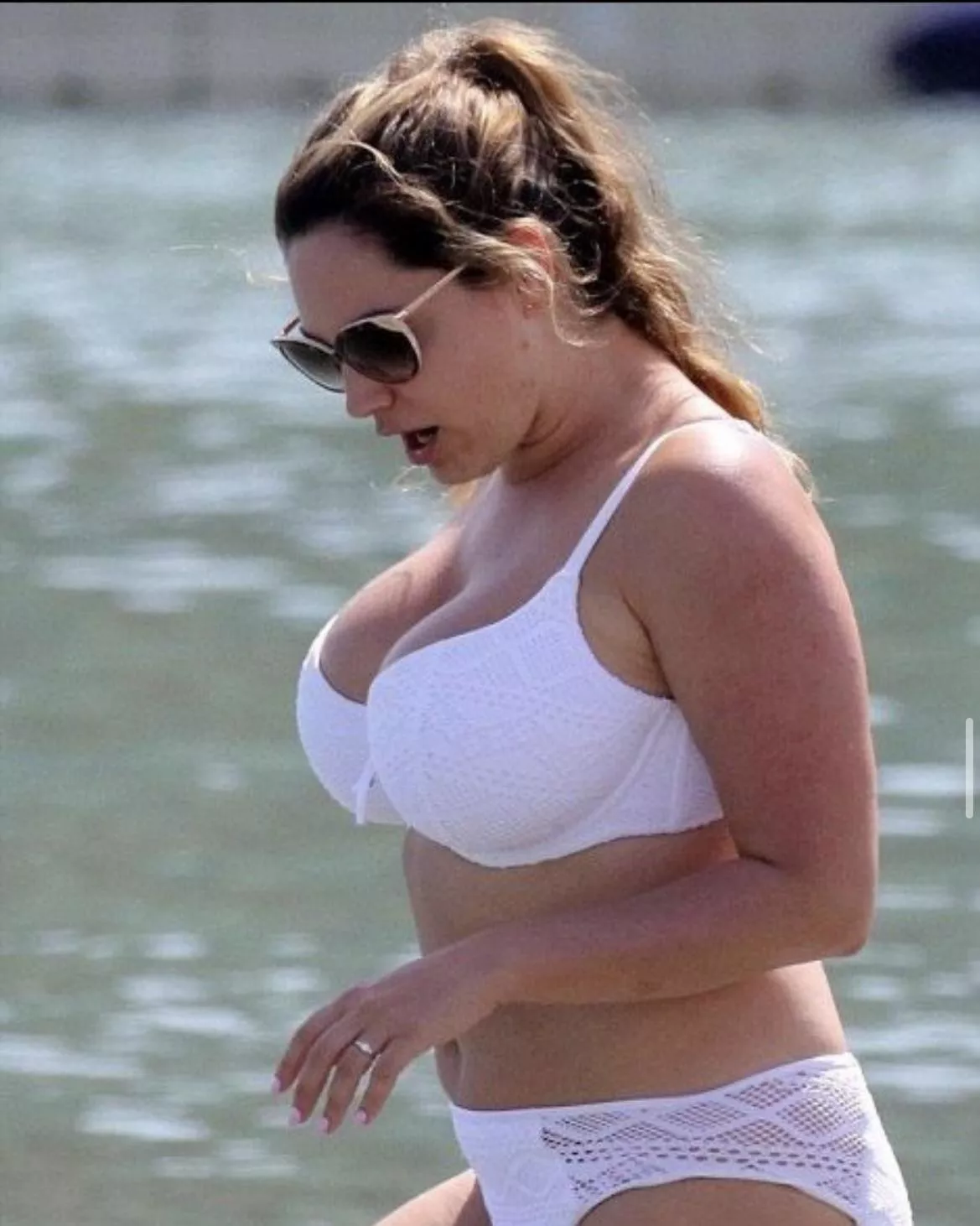 Kelly Brook posted by OverallSheepherder49