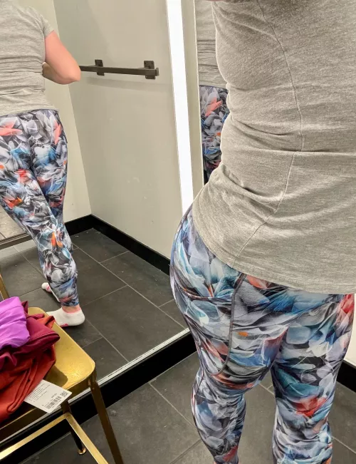 Love the way these Lululemon leggings fit!  by Nylas_Nook