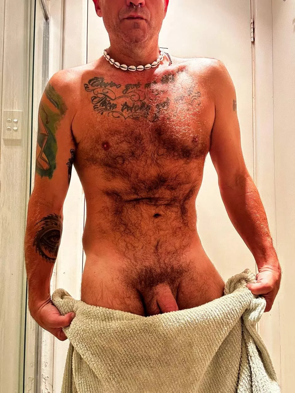 Nice and clean 🧼  posted by idratherbenudist