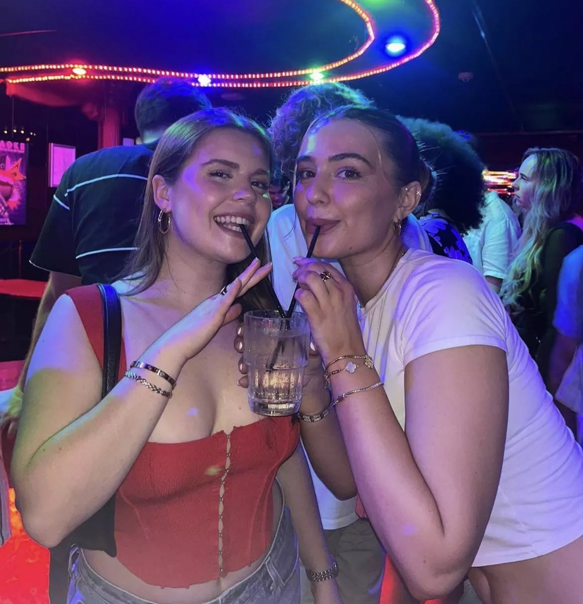 Pair of goddesses (IUTR) posted by DaisyTich